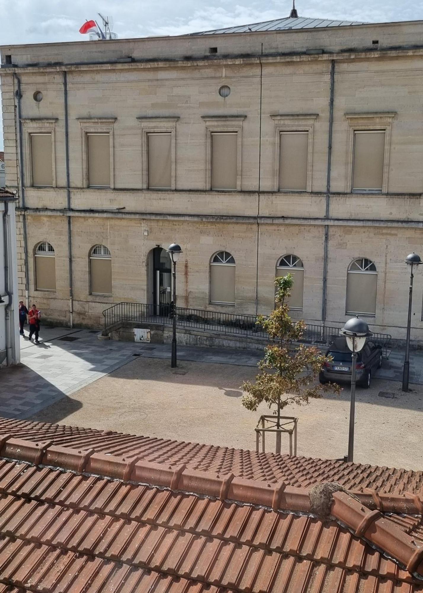 Victoire Saphir 203 Climatise Hotel De Ville سان ديزييه المظهر الخارجي الصورة